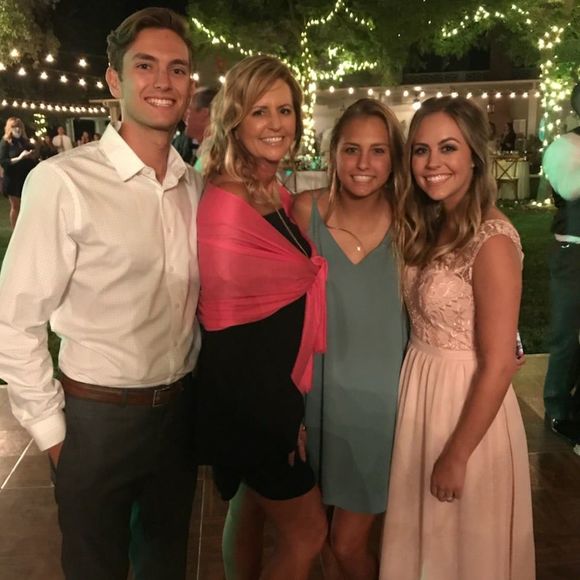 Meet your Posher, Lisa - Picture 1 of 1